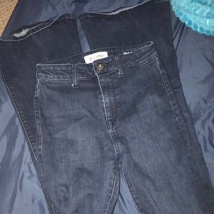 Almost brand new jeans. Very comfortable and stretchy. Worn maybe a few times
